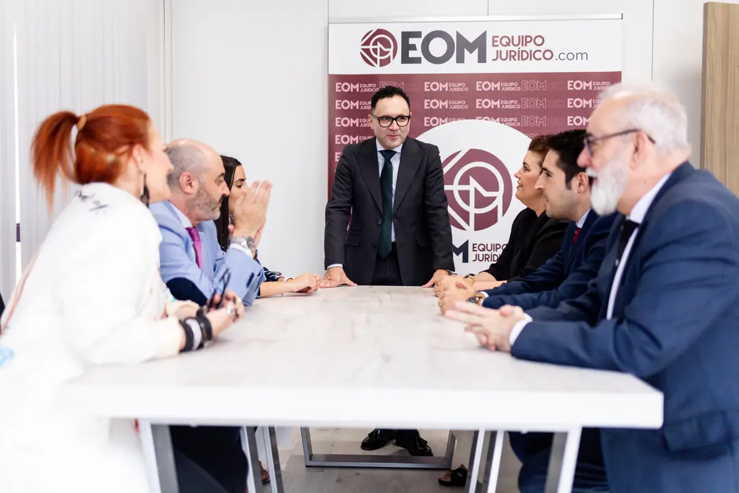 Reunión de trabajo en el despacho de EOM
