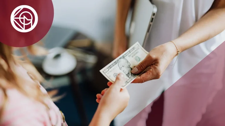 se puede cobrar el paro y trabajar 4 horas