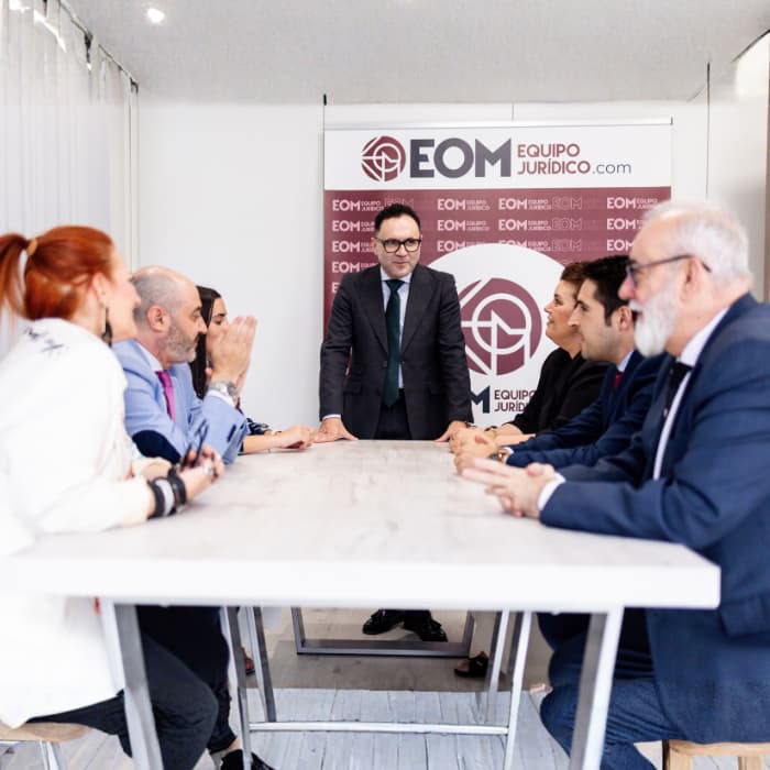 Soluciones jurídicas en equipo